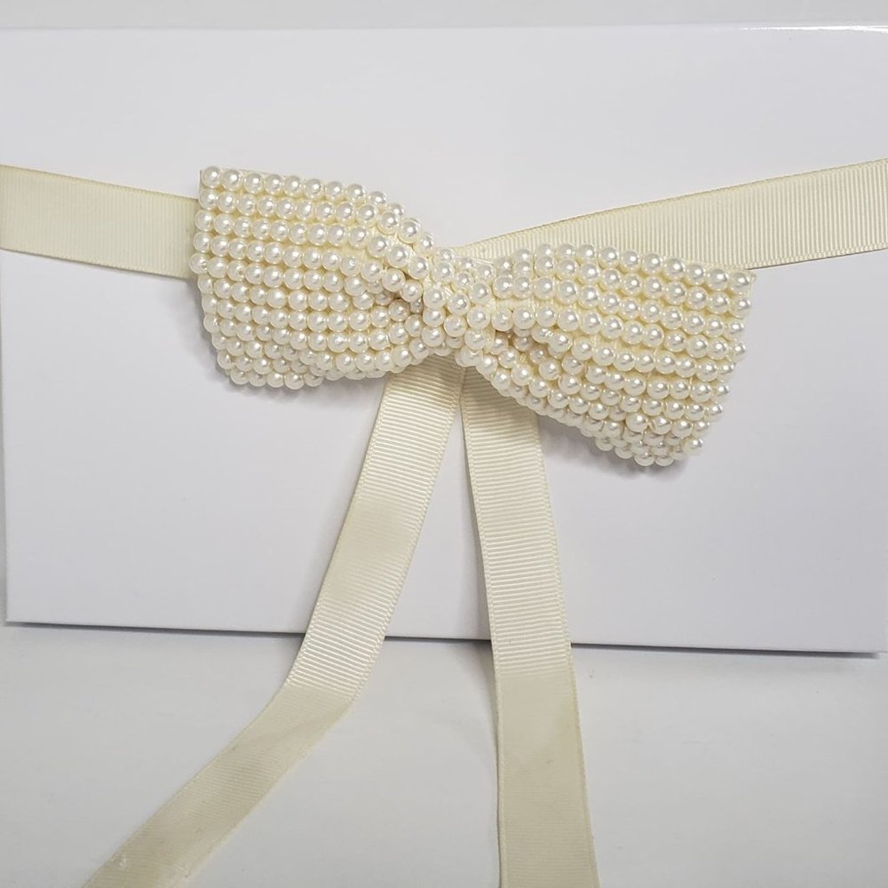 Pearl Bow Necklace